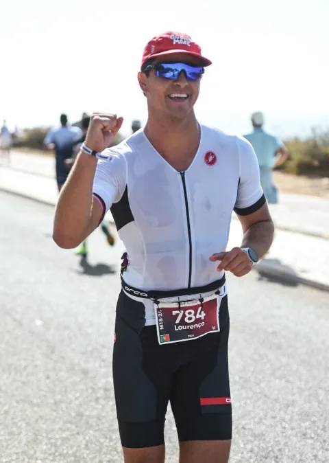 Lourenço Faria e Maia running an Ironman 70.3